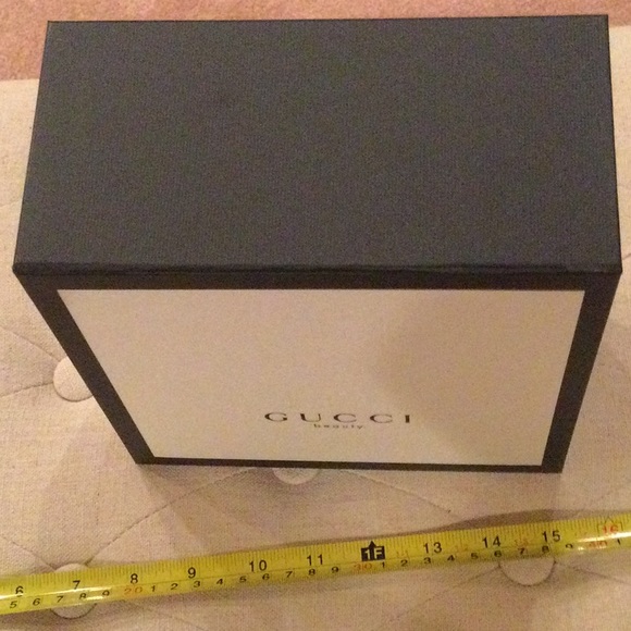 New Gucci Gift Box - Picture 15 of 16